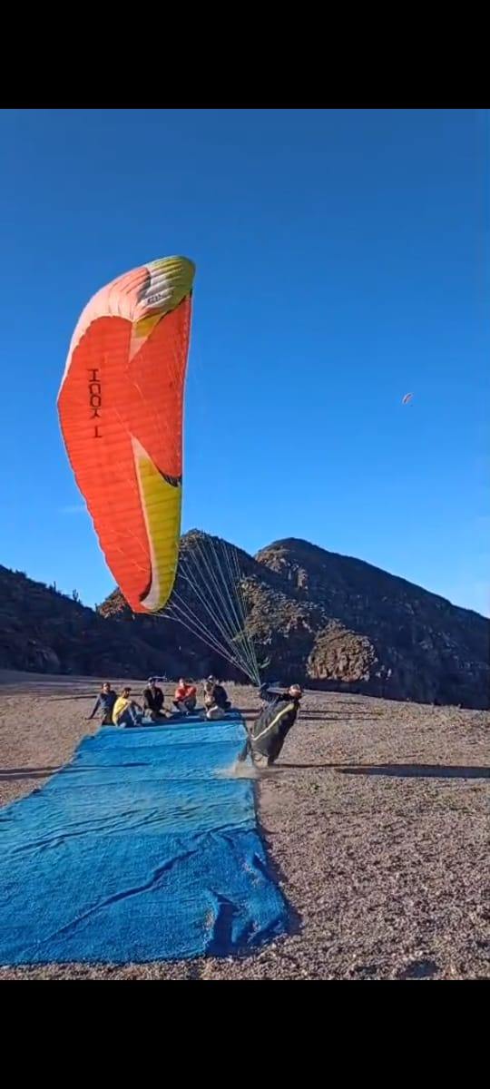Hook 4 (Niviuk), 2017. Rango 95-115 kg. Excelente estado — foto 3